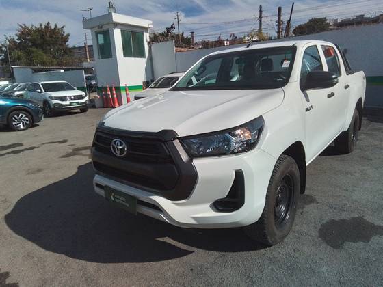 TOYOTA HILUX 2.8 D-4D TURBO DIESEL CHASSI 4X4 MANUAL TOYOTA HILUX 2.8 D-4D TURBO DIESEL CHASSI 4X4 MANUAL